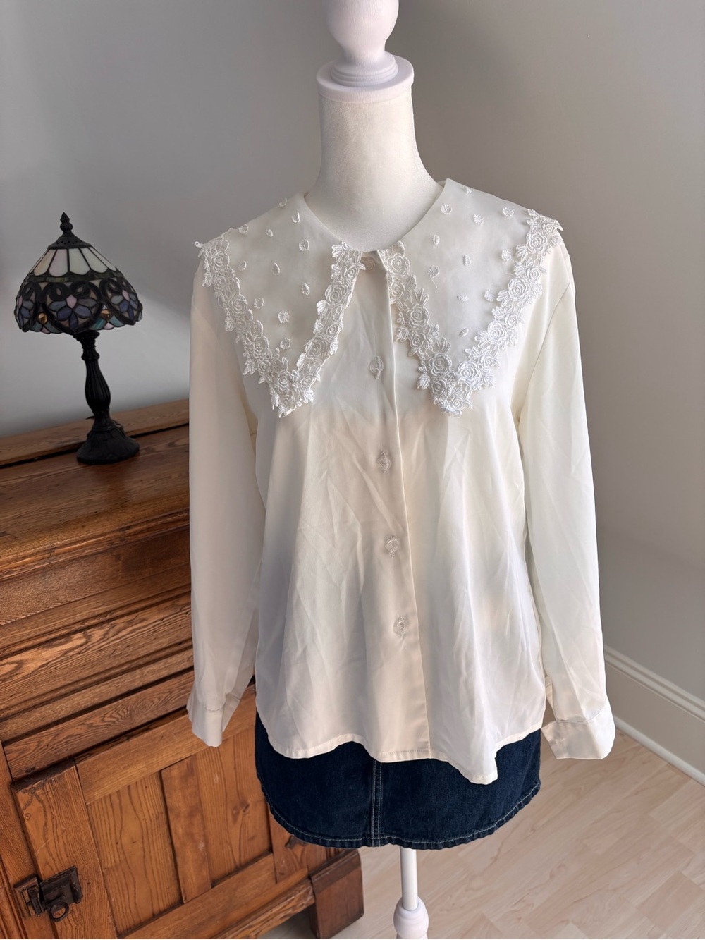 Dressy Vintage Lace Collar Blouse 🤍